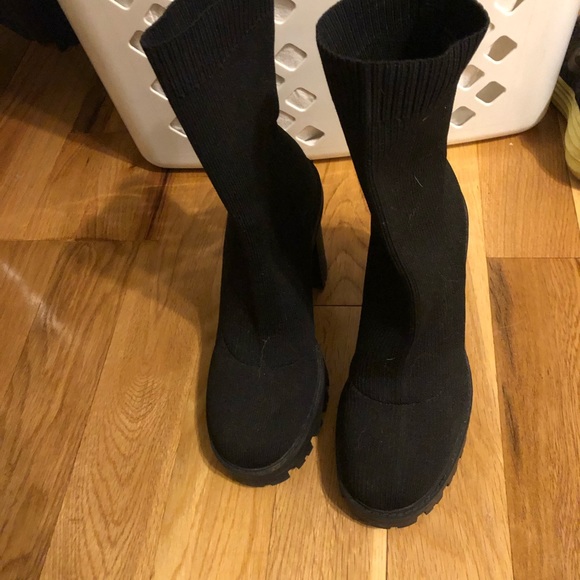 Zara size 7.5 new boots half boot - Picture 2 of 3